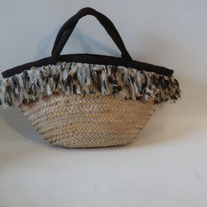 NWOT Womens Daniela Drei Woven Straw/Brown & Cream Lace Fringe Trim Tote Bag